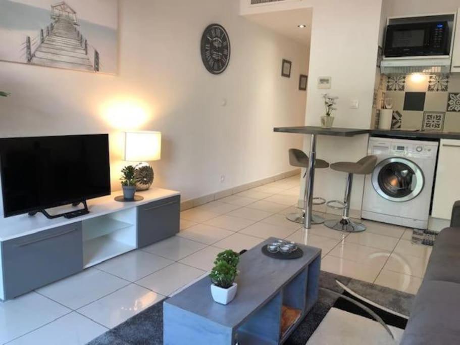 Centre Modern Terrasse Piscine Parking Apartment *