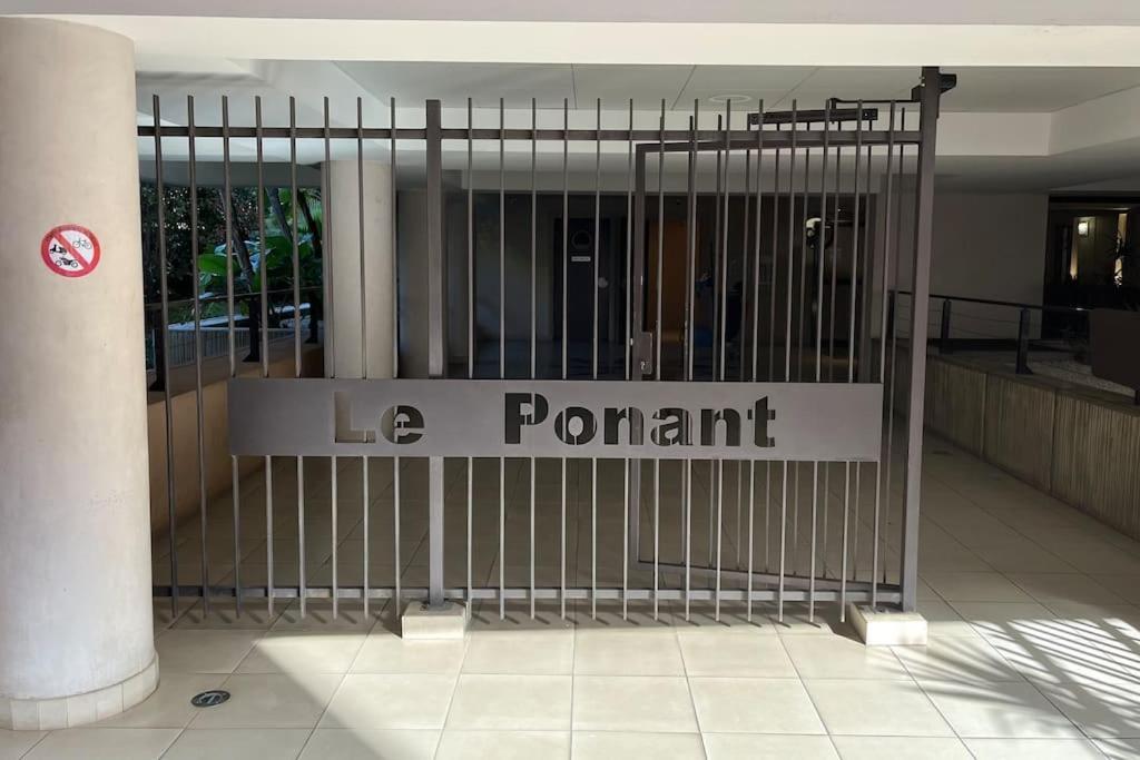Centre Modern Terrasse Piscine Parking Cannes
